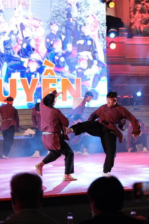 Võ cổ truyền Việt Nam cũng đóng góp cho liên hoan tiết mục biểu diễn võ thuật đặc sắc