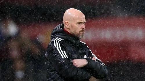 Ten Hag dẫn dắt Manu trong giai đoạn đầy khó khăn. (Ảnh: ESPN)