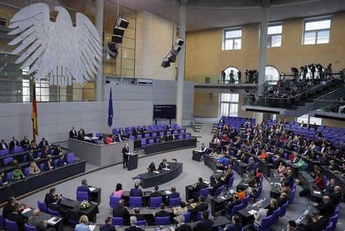 Quang cảnh phiên họp Quốc hội Đức ở Berlin ngày 2/3/2023. (Ảnh: AFP/TTXVN)