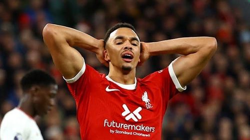 Liverpool không thể xuyên thủng hàng thủ MU. Ảnh: Reuters.