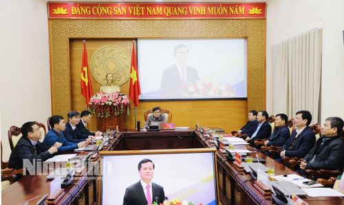 Đồng chí Đoàn Minh Huấn, Ủy viên Trung ương Đảng, Bí thư Tỉnh ủy chủ trì tại điểm cầu Tỉnh ủy Ninh Bình.