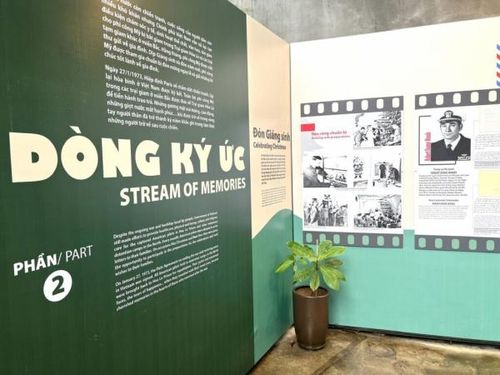 Một góc của triển lãm “Thang âm cuộc chiến”.