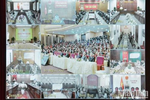 Hội nghị diễn ra dưới hình thức trực tiếp và trực tuyến.
