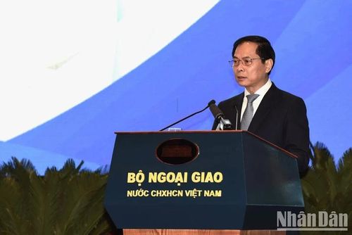 Bộ trưởng Ngoại giao Bùi Thanh Sơn phát biểu khai mạc.