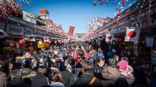 Tokyo, Nhật Bản: Trải nghiệm truyền thống mừng năm mới của người Nhật qua hoạt động ngắm bình minh đầu tiên của năm cùng những lễ hội văn hóa và các bữa tiệc ‘đếm ngược’ tưng bừng chào năm mới.