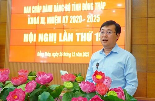 Đồng chí Lê Quốc Phong - Ủy viên Ban Chấp hành Trung ương Đảng, Bí thư Tỉnh ủy phát biểu khai mạc hội nghị