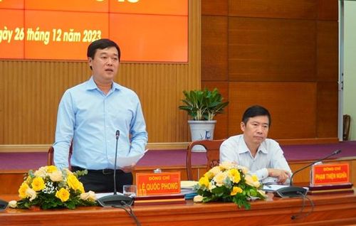Đồng chí Lê Quốc Phong - Ủy viên Ban Chấp hành Trung ương Đảng, Bí thư Tỉnh ủy phát biểu kết luận tại hội nghị