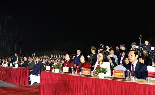 Bà Nguyễn Thị Thu Hà, Phó Chủ tịch - Tổng Thư ký UBTƯ MTTQ Việt Nam dự lễ khai mạc Festival. 