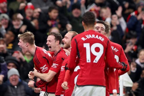  Tinh thần là yếu tố quyết định giúp Man Utd ngược dòng thắng Aston Villa. Ảnh: AP. 
