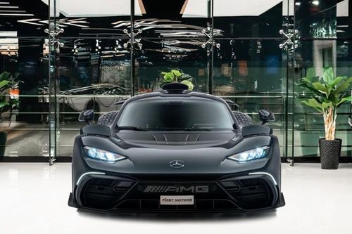 Mẫu siêu xe Mercedes-AMG One mà bao người mơ ước này chỉ được sản xuất với số lượng giới hạn 275 chiếc trên toàn cầu. Sau hơn 1 năm những chiếc xe đầu tiên được bàn giao đến khách hàng, “quái thú” đầu tiên đã có mặt trên “sàn” xe cũ.