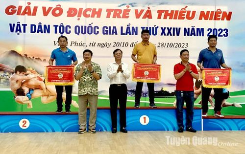 Đoàn Tuyên Quang đạt giải Nhất toàn đoàn tại Giải vô địch trẻ và thiếu niên Vật dân tộc quốc gia.