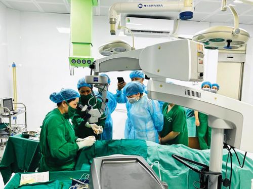 Bệnh viện Đa khoa tỉnh triển khai kỹ thuật phẫu thuật Phaco điều trị đục thủy tinh thể.