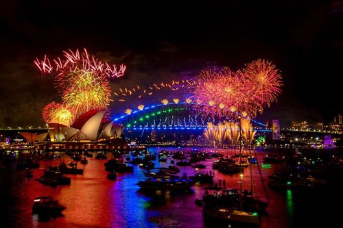 Màn bắn pháo hoa hoành tráng ở Cầu cảng và Nhà hát Sydney, Úc