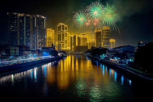 Makati (Metro Manila, Philippines) chào đón năm mới với đại tiệc ánh sáng không thể ấn tượng hơn