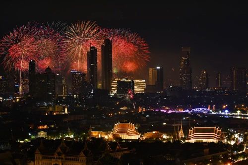  Trình diễn pháo hoa đón Năm mới tại Bangkok, Thái Lan, ngày 1/1/2024. (Ảnh: AFP/TTXVN) 