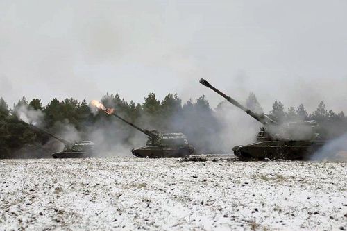Có thể nói hiện nay pháo binh Nga vẫn hoàn toàn chiếm ưu thế về hỏa lực trên chiến trường và "cây vĩ cầm" đầu tiên lên tiếng trong "dàn nhạc" chính pháo tự hành 2S19 Msta-S và pháo xe kéo 2A65 Msta-B.