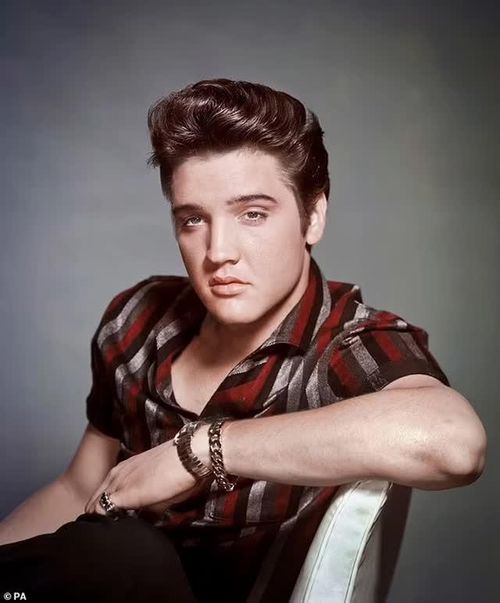 Vua rock' Elvis Presley lần đầu tiên trình diễn trên sân khấu ở Anh nhờ  công nghệ AI - Báo Thể Thao & Văn Hóa - Thông tấn xã Việt Nam