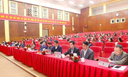  Các đại biểu dự hội nghị. 
