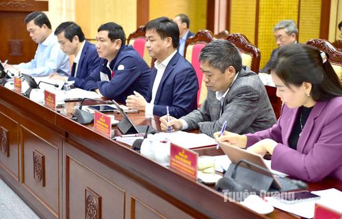 Các đồng chí Ủy viên Ban Thường vụ Tỉnh ủy dự hội nghị. Ảnh: Thanh Phúc