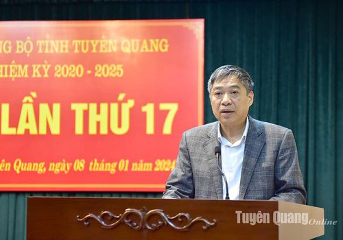 Đồng chí Chủ nhiệm UBKT Tỉnh ủy Nguyễn Hồng Trang trình bày báo cáo tại hội nghị. Ảnh: Thanh Phúc