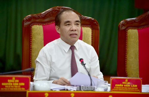Đồng chí Bí thư Tỉnh ủy Chẩu Văn Lâm gợi ý thảo luận tại hội nghị. Ảnh: Thanh Phúc