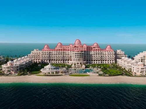 Penthouse R1 rộng gần 7220 m2 chiếm trọn thượng tầng khu phức hợp Raffles Raffles The Palm Dubai Residences.