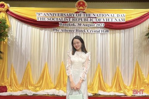 Nữ sinh Nguyễn Thị Ngọc Diệp - Chủ tịch Hội Sinh viên Việt Nam tại Thái Lan.