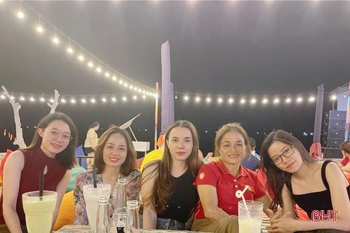 Bố mẹ cùng 3 chị gái chính là nguồn động lực giúp Ngọc Diệp chinh phục mọi khó khăn trong cuộc sống.