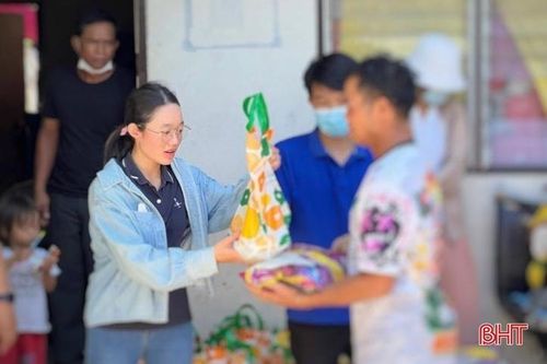 Ngọc Diệp tham gia hoạt động từ thiện hướng đến người Việt Nam có hoàn cảnh khó khăn tại Thái Lan.