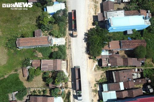 Điểm đầu dự án tại Km 50+00, QL19 thuộc huyện Tây Sơn, tỉnh Bình Định dài 17 km với 1.374 trường hợp bị ảnh hưởng, diện tích đất thu hồi 42.532 m2. Hiện nhiều vị trí vẫn vướng ở khâu mặt bằng. Một số hộ dân chưa thống nhất phương án làm đường gom, một số chưa đồng thuận phương án đền bù. 