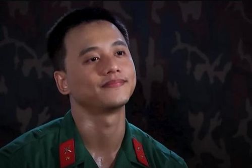 Mai Tài Phến khóc nghẹn khi nhắc về bố