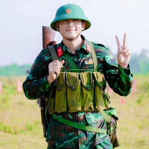 Mai Tài Phến là người sống tình cảm, ấm áp.