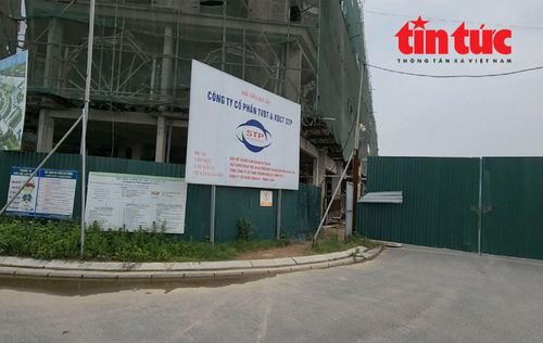 Cổng vào các công trường thi công của các nhà thầu vẫn đóng cửa.