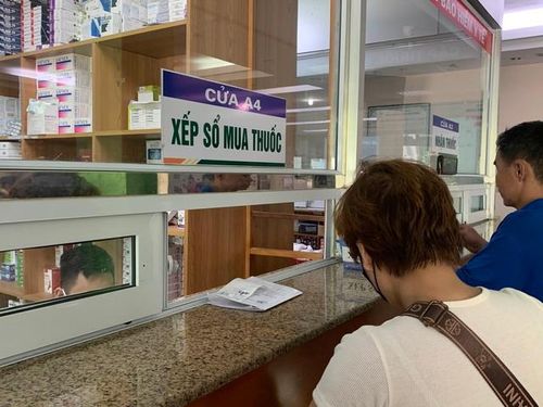 Tinh giản thủ tục hành chính giải quyết nguy cơ thiếu thuốc. Ảnh: VGP/HM