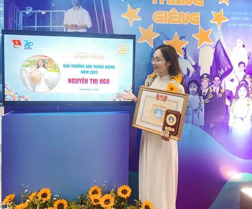Nga vinh dự khi là 1 trong 96 cá nhân tiêu biểu toàn quốc đạt giải thưởng Sao Tháng Giêng 2023.