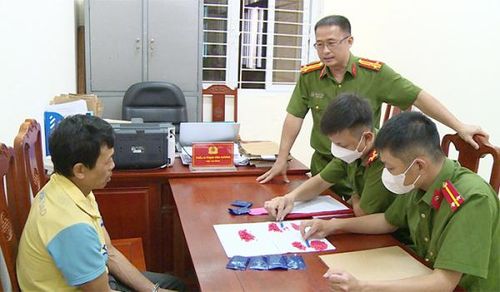 Công an huyện Mường Lát đấu tranh quyết liệt với tội phạm ma túy.
