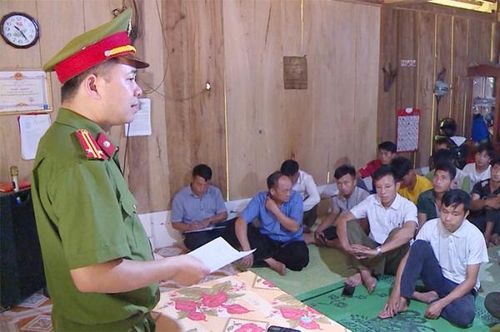 Một buổi tuyên truyền, cảnh báo người dân tránh xa ma túy.