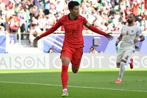 Son Heung-min mở "tài khoản" rất sớm cho Hàn Quốc ở phút thứ 9. Ảnh: Getty
