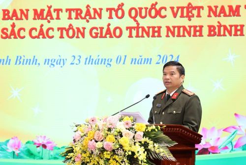 Đại tá Đặng Trọng Cường - Giám đốc Công an tỉnh Ninh Bình phát biểu tại buổi gặp mặt.