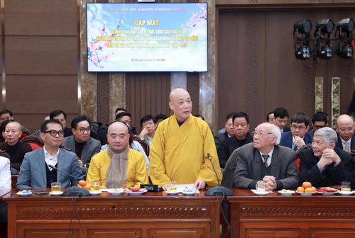Hòa thượng Thích Bảo Nghiêm, Trưởng ban Trị sự Giáo hội phật giáo Việt Nam thành phố Hà Nội phát biểu tại buổi gặp mặt.
