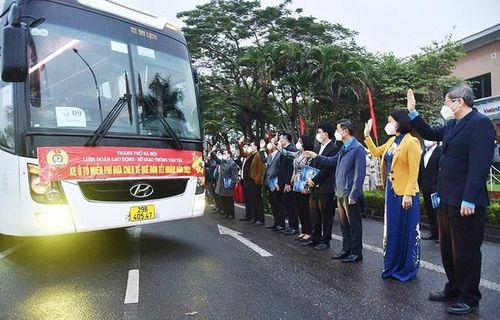 Hà Nội dự kiến hỗ trợ vé xe Tết Nguyên đán Giáp Thìn cho 5.000 người.