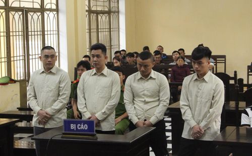 Các bị cáo tại phiên tòa.