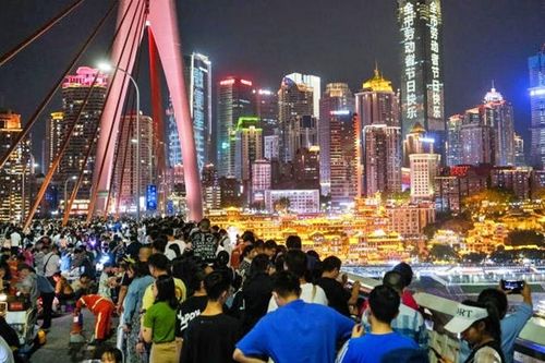 Du lịch trong nước (inbound) và ra nước ngoài (outbound) của Trung Quốc được dự báo sẽ tăng tốc mạnh mẽ hơn năm 2024, nhờ tạo điều kiện thị thực (visa) thông thoáng hơn và cải thiện năng lực hàng không. Ảnh minh họa: Getty