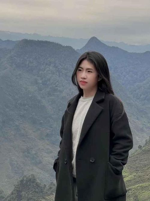 Dù vậy, Thanh Nhã vẫn tranh thủ chụp một vài tấm ảnh làm kỷ niệm.