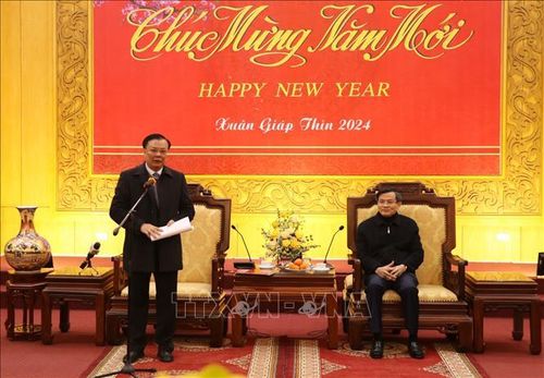 Bí thư Thành ủy Hà Nội Đinh Tiến Dũng chúc Tết Đảng bộ, chính quyền và nhân dân tỉnh Ninh Bình.