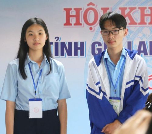 Nguyễn Bảo Ngọc (trái) đã giành 2 huy chương vàng ở Hội khỏe Phù Đổng tỉnh lần thứ XI năm 2023. Ảnh: Văn Ngọc