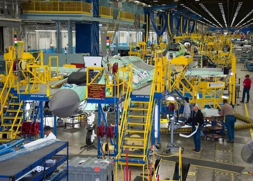 Trước diễn biến trên, ấn phẩm The War Zone đã tiến hành cuộc phỏng vấn đại diện Lockheed Martin, trong đó tập trung vào tình trạng giao hàng đối với tiêm kích F-35, bao gồm cả chiếc máy bay thứ 1.000.
