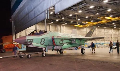 Theo ông Greg Ulmer- Phó chủ tịch điều hành bộ phận hàng không của Tập đoàn Lockheed Martin, tiêm kích F-35 phiên bản Block 4 về cơ bản sẽ tốt hơn và giống như một chiếc máy bay hoàn toàn mới về nhiều mặt.