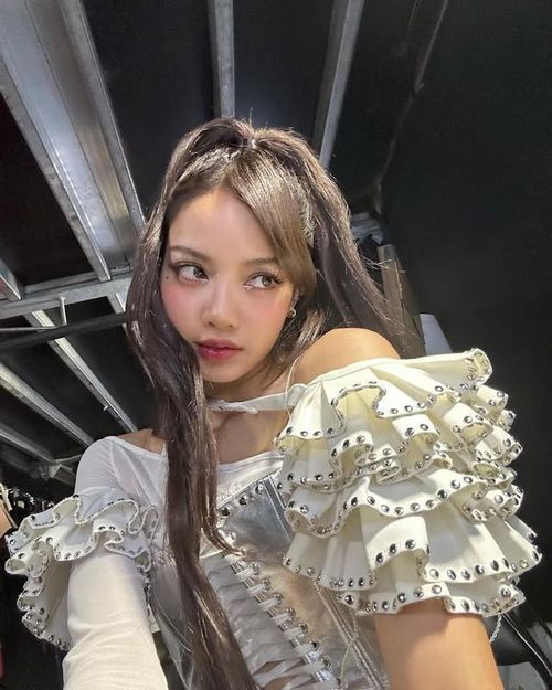 | @lalalalisa_m/Instagram