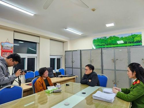 Phan Thị Hòa tại cơ quan Công an